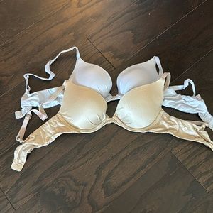 Victoria’s Secret fabulous plunge push up bra’s nude and light purple 32B